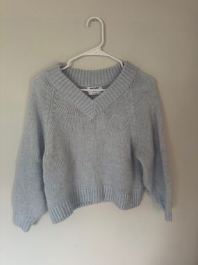 Old Navy Women's Light Blue Soft V-Neck Sweater Size XS Petite, Brand New